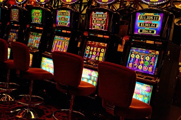 Live-dealer blackjack table interface with dealer and betting area visible on winidn